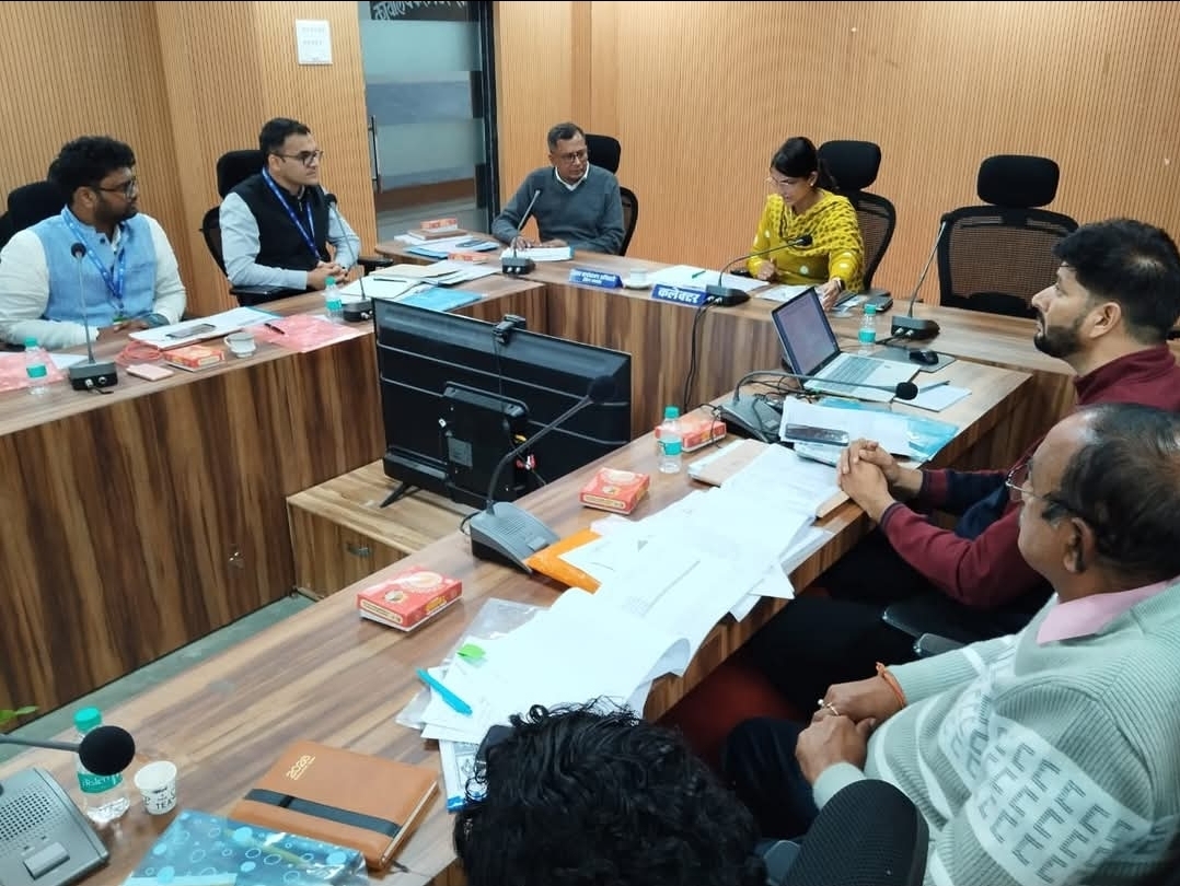 कलेक्टर श्रीमती रजनी सिंह की अध्यक्षता में जिला स्तरीय समीक्षा एवं समन्वय समिति की बैठक सम्पन्न बैंक में विभिन्न योजनाओं के तहत पात्र हितग्राहियों के लंबित आवेदनों को स्वीकृत कर वितरण करना सुनिश्चित करें