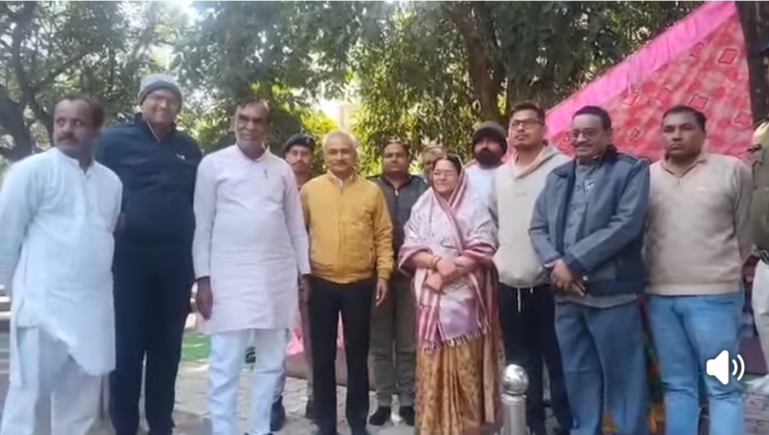 नरसिंहपुर CEO की माफी के बाद 4 दिन से चल रहा धरना प्रदर्शन कांग्रेस का धरना समाप्त