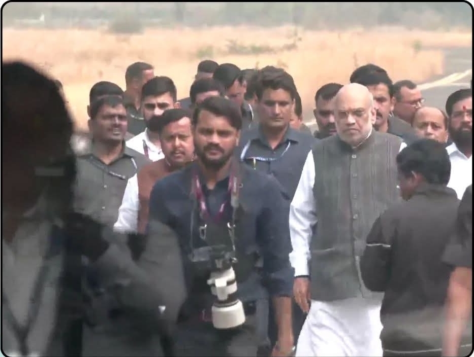 बारामती में उमड़ा दिग्गजों का सैलाब अजित पवार को अंतिम विदाई देने पहुचे