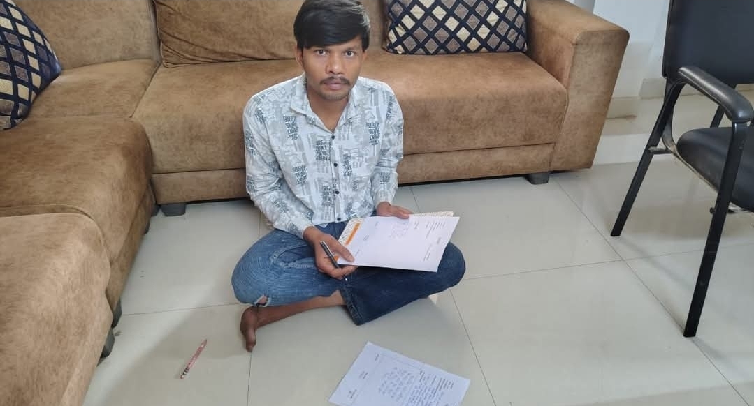 चोरी + साजिश: सामाजिक सौहार्द बिगाड़ने वाला शातिर चोर अखिलेश सिंह गिरफ्तार, 10 संगीन मामलों का खुलासा