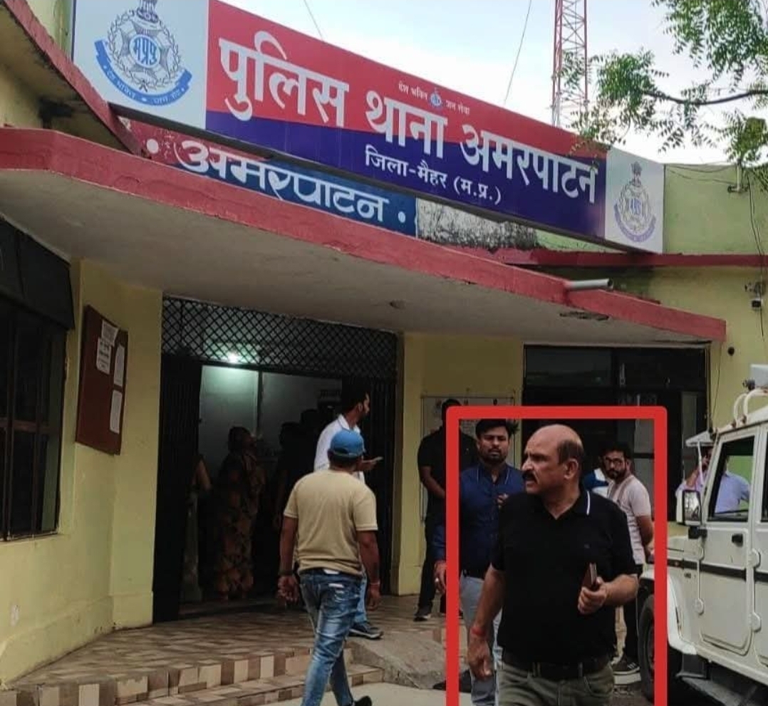 बस में प्रोफेसर ने महिला से की गंदी हरकत! पीड़िता ने चुपके से बनाया छेड़छाड़ का वीडियो, FIR दर्ज