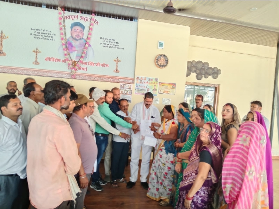 नरसिंगपुर करकबेल मे नयी शराब दुकान अवासीय क्षेत्र मे खोलने का जनता ने किया विरोध