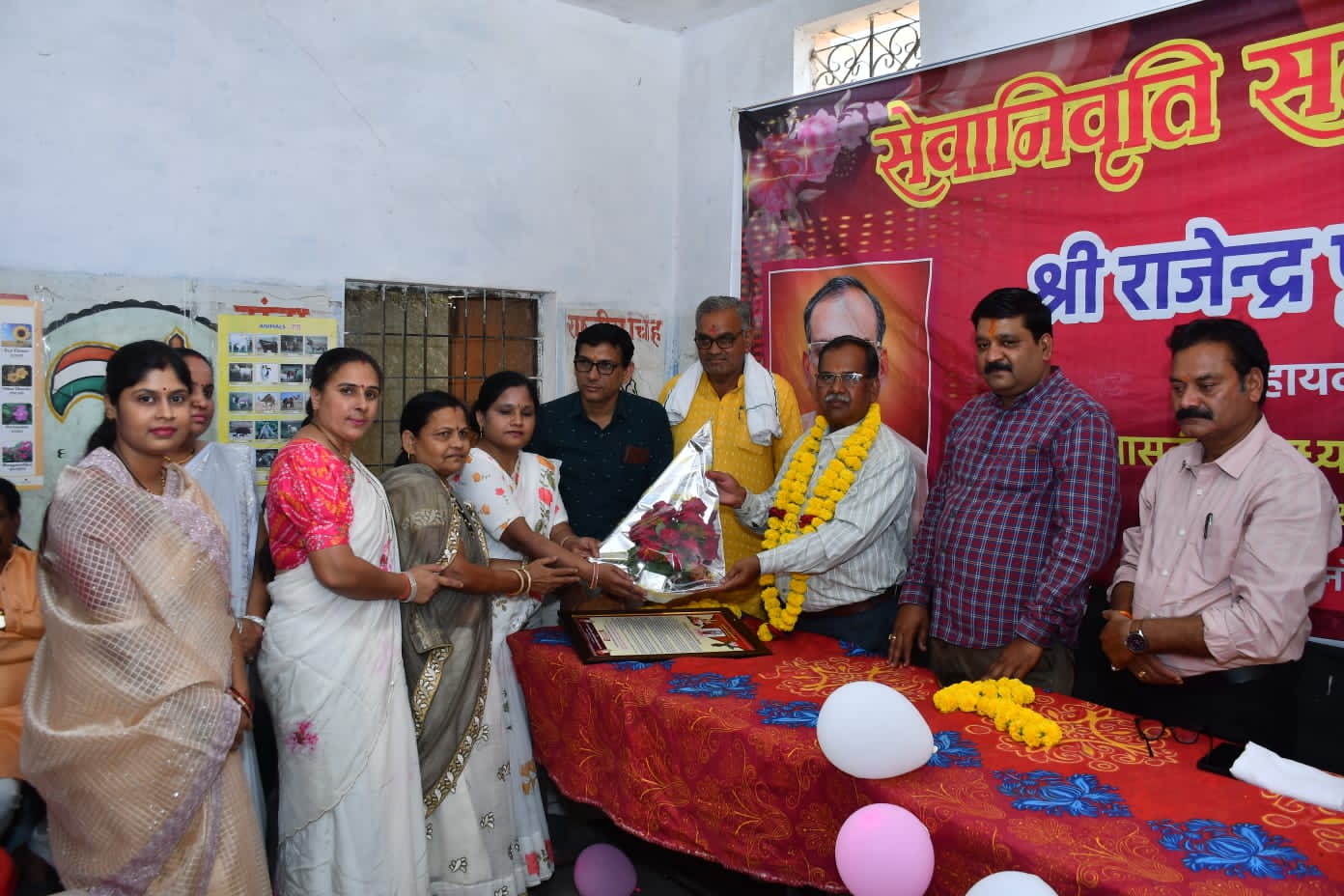 गाडरवारा गरधा के स्कूल मे विदाई कार्यक्रम आयोजित