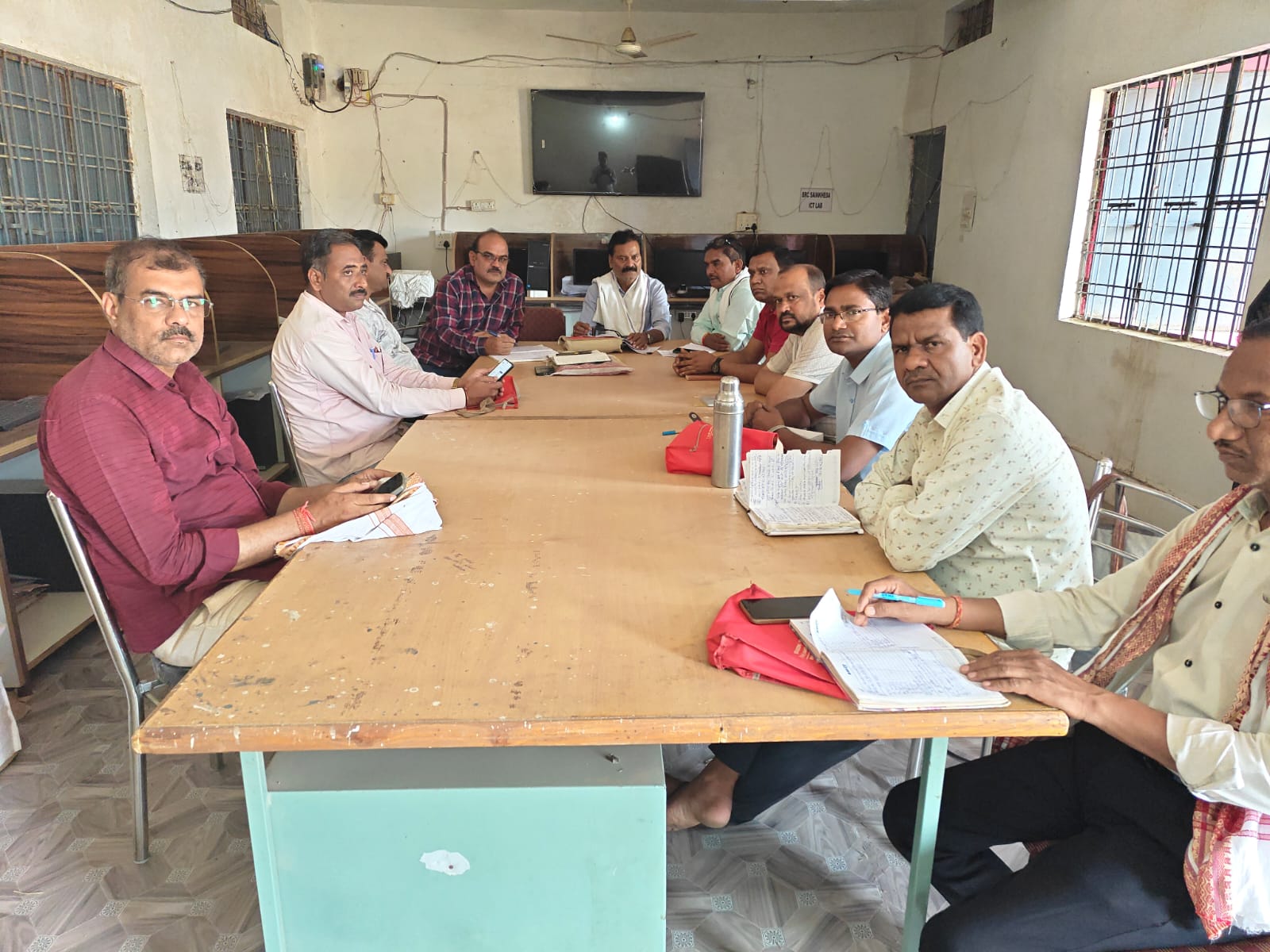 साईंखेड़ा  विकासखंड के जनपद शिक्षा केंद्र में विकासखंड प्रोजेक्ट मैनेजमेंट यूनिट की बैठक आयोजित की गई...