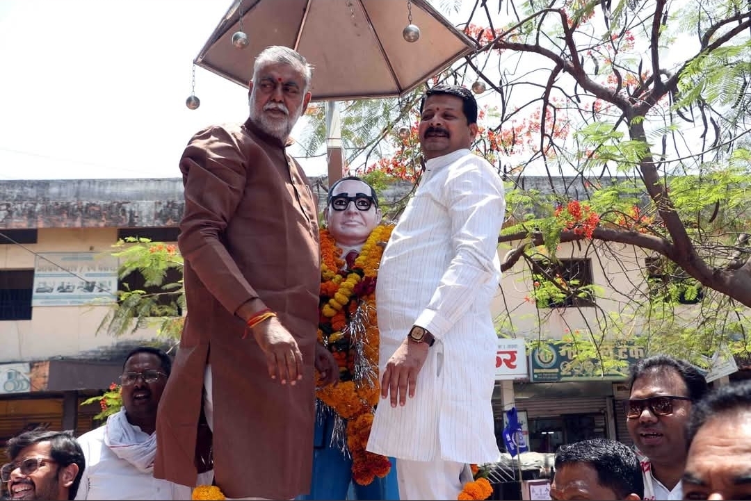 मंत्री श्री प्रहलाद सिंह पटेल ने डॉ. भीमराव अम्बेडकर जी की प्रतिमा पर किया माल्यार्पण