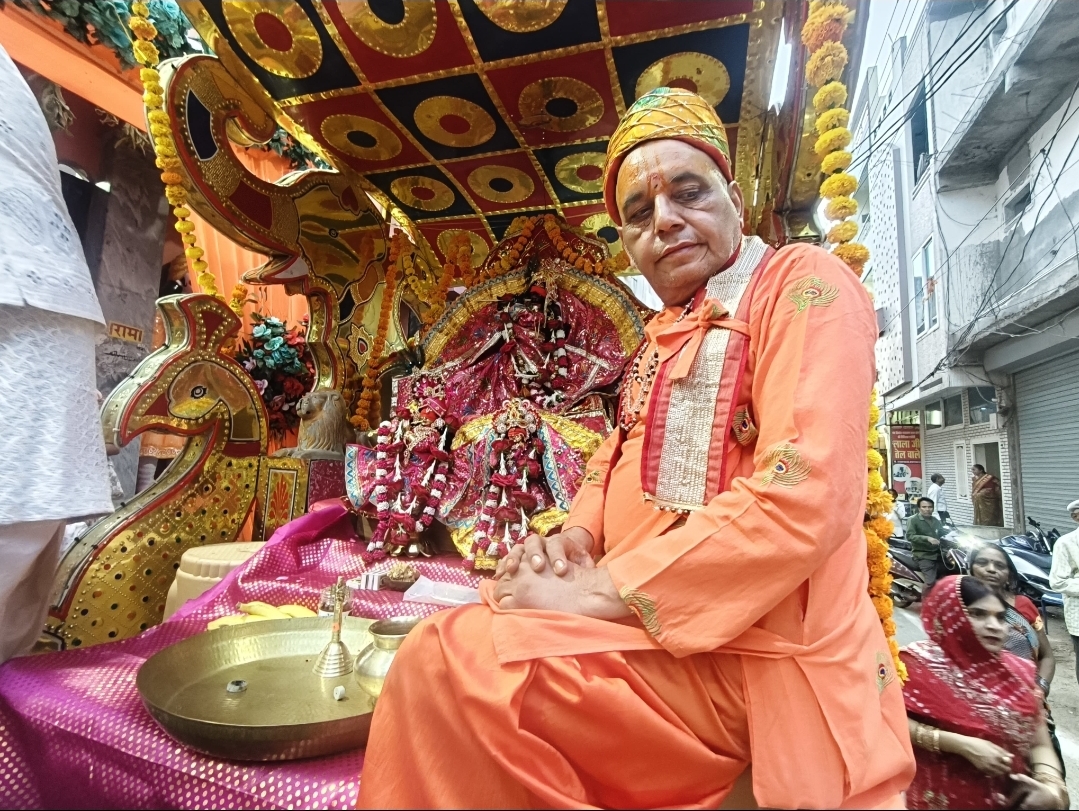 गाडरवारा  नवीन विग्रह प्राण प्रतिष्ठा महोत्सव में निकाली शोभा यात्रा