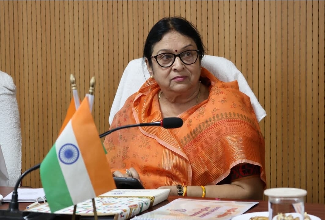 महिला सशक्तिकरण और उनकी सुरक्षा महिला की सर्वोच्च प्राथमिकता- मप्र राज्य महिला आयोग की सदस्य श्रीमती साधना स्थापक महिलाओं और बालिकाओं के गायब (लापता) होने के मामलों पर त्वरित एवं कड़े कदम उठाने के निर्देश बैठक में महिलाओं और बालिकाओं से जुड़े विभिन्न ग
