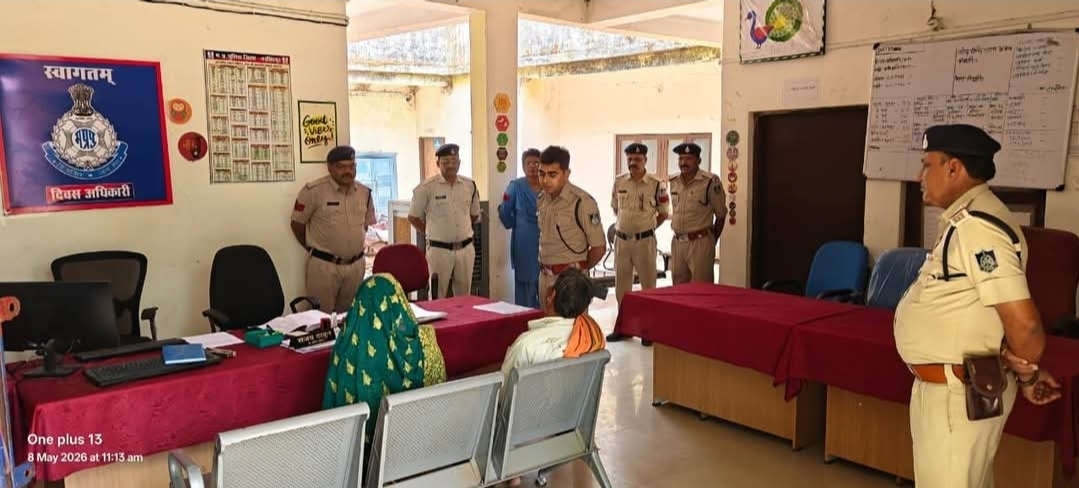 पुलिस अधीक्षक श्री ऋषिकेश मीना  अचानक पहुंचे थाना पलोहा( गाडरवारा) किया गया औचक निरीक्षण • निरीक्षण के दौरान थाने में आए शिकायतकर्ताओं की सुनी समस्याएं।
