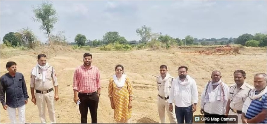 अवैध रेत कारोबार पर प्रशासन का बड़ा चाबुक; साईंखेड़ा में संयुक्त टीम की छापेमारी, 53 ट्रॉली रेत जब्त