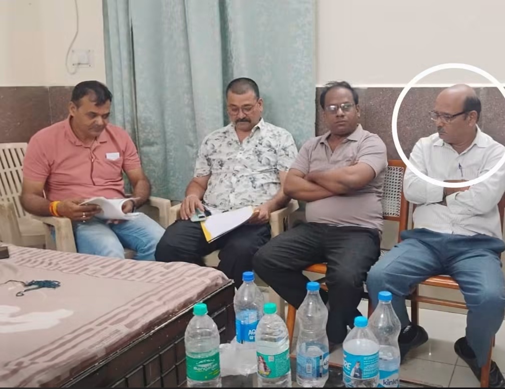 नरसिंहपुर में लोकायुक्त की बड़ी कार्रवाई: 8 हजार रुपये की रिश्वत लेते धराए प्रभारी सहकारिता निरीक्षक राजेन्द्र सिंह